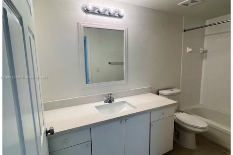 Copropriété à louer à Coral Gables, Floride: 1 chambre, 70.79 m2 № 1971470 - photo 13