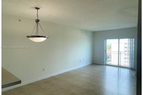 Copropriété à louer à Coral Gables, Floride: 1 chambre, 70.79 m2 № 1971470 - photo 7