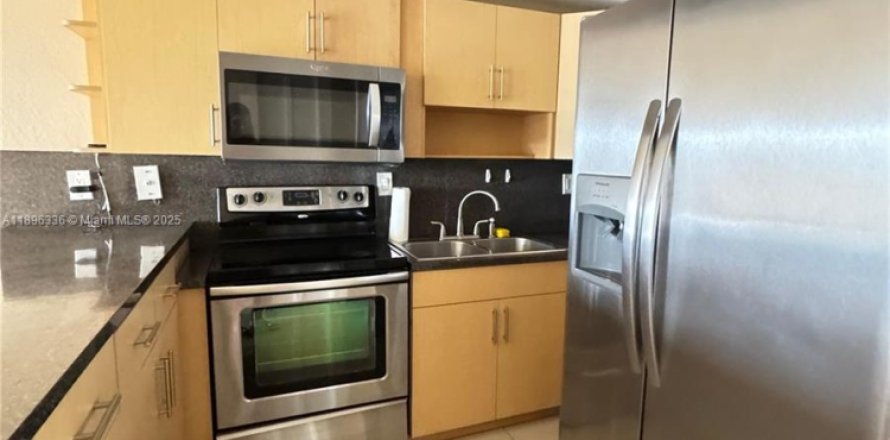 Condo à Hialeah, Floride, 2 chambres  № 1950447