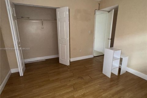 Copropriété à louer à Hialeah, Floride: 2 chambres, 79.9 m2 № 1950447 - photo 10
