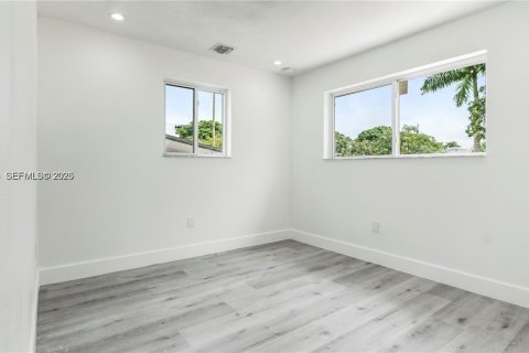 Casa en alquiler en Miami Gardens, Florida, 4 dormitorios, 155.24 m2 № 2046995 - foto 12