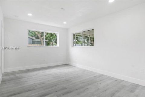 Casa en alquiler en Miami Gardens, Florida, 4 dormitorios, 155.24 m2 № 2046995 - foto 13