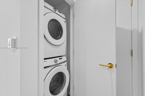 Купить кондоминиум в Майами, Флорида 1 спальня, 62.71м2, № 2011421 - фото 15