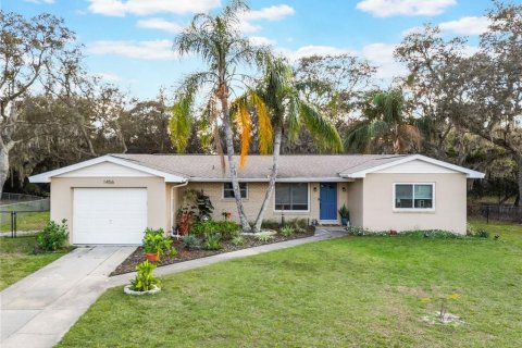 House in Deltona, Florida 3 bedrooms, 137.59 sq.m. № 1557584 - photo 1