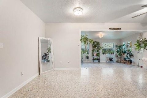 House in Deltona, Florida 3 bedrooms, 137.59 sq.m. № 1557584 - photo 8