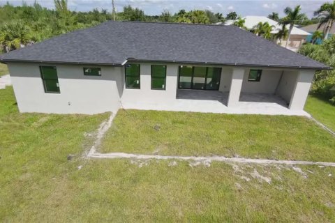 Villa ou maison à vendre à Port Charlotte, Floride: 3 chambres, 142.42 m2 № 2405288 - photo 8