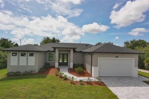 Villa ou maison à vendre à Port Charlotte, Floride: 3 chambres, 142.42 m2 № 2405288 - photo 4