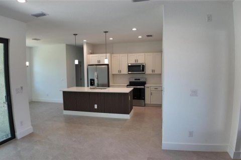 Villa ou maison à vendre à Port Charlotte, Floride: 3 chambres, 142.42 m2 № 2405288 - photo 17