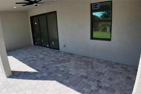 Villa ou maison à vendre à Port Charlotte, Floride: 3 chambres, 142.42 m2 № 2405288 - photo 12