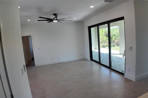 Villa ou maison à vendre à Port Charlotte, Floride: 3 chambres, 142.42 m2 № 2405288 - photo 13