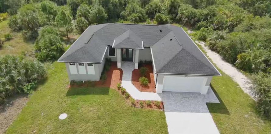 Villa ou maison à Port Charlotte, Floride 3 chambres, 142.42 m2 № 2405288