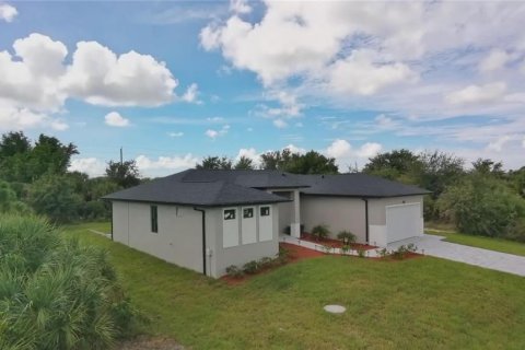 Villa ou maison à vendre à Port Charlotte, Floride: 3 chambres, 142.42 m2 № 2405288 - photo 6