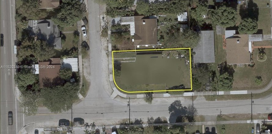 Terreno en Miami, Florida № 1694974
