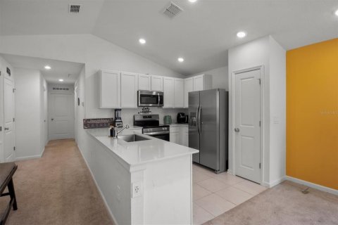 House in Winter Haven, Florida 3 bedrooms, 98.48 sq.m. № 2166036 - photo 7