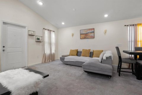 House in Winter Haven, Florida 3 bedrooms, 98.48 sq.m. № 2166036 - photo 3