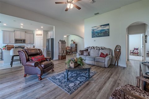 House in Ocala, Florida 2 bedrooms, 165.92 sq.m. № 2132023 - photo 5