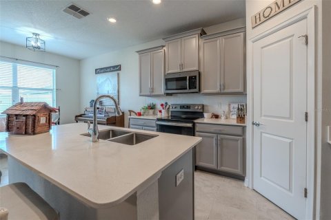 House in Ocala, Florida 2 bedrooms, 165.92 sq.m. № 2132023 - photo 11