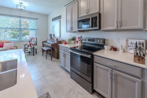 House in Ocala, Florida 2 bedrooms, 165.92 sq.m. № 2132023 - photo 12