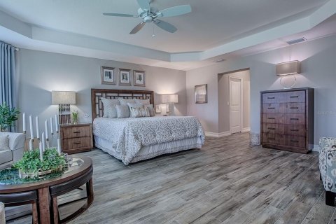 House in The Villages, Florida 4 bedrooms, 233.56 sq.m. № 1806543 - photo 21