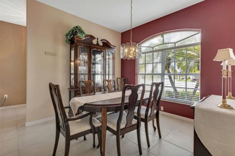 House in Punta Gorda, Florida 3 bedrooms, 152.82 sq.m. № 1911399 - photo 5