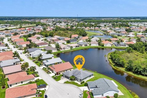 House in Punta Gorda, Florida 3 bedrooms, 152.82 sq.m. № 1911399 - photo 28