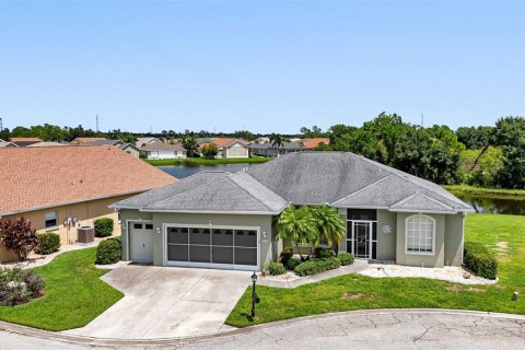 House in Punta Gorda, Florida 3 bedrooms, 152.82 sq.m. № 1911399 - photo 1