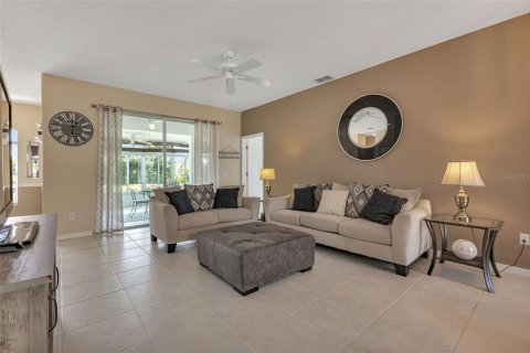 House in Punta Gorda, Florida 3 bedrooms, 152.82 sq.m. № 1911399 - photo 6