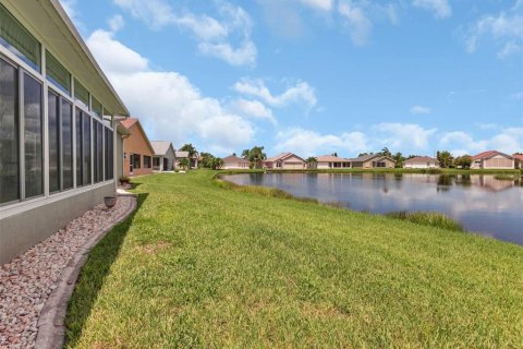 House in Punta Gorda, Florida 3 bedrooms, 152.82 sq.m. № 1911399 - photo 11