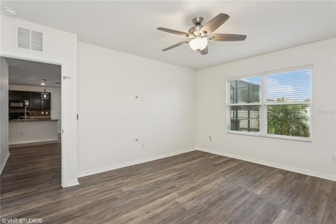 House in Palmetto, Florida 5 bedrooms, 260.31 sq.m. № 1774660 - photo 5