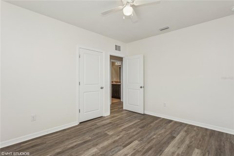 House in Palmetto, Florida 5 bedrooms, 260.31 sq.m. № 1774660 - photo 28