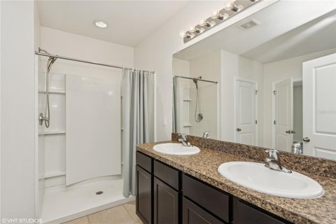 House in Palmetto, Florida 5 bedrooms, 260.31 sq.m. № 1774660 - photo 8