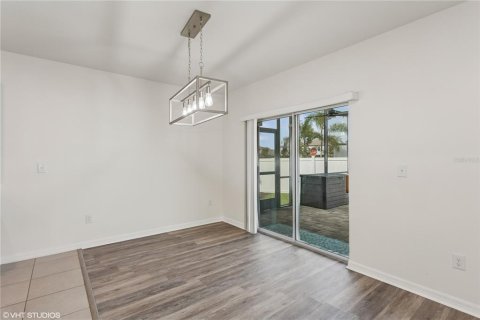 House in Palmetto, Florida 5 bedrooms, 260.31 sq.m. № 1774660 - photo 13