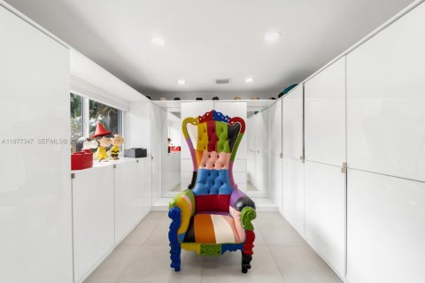 House in Miami, Florida 3 bedrooms, 151.52 sq.m. № 2041693 - photo 14