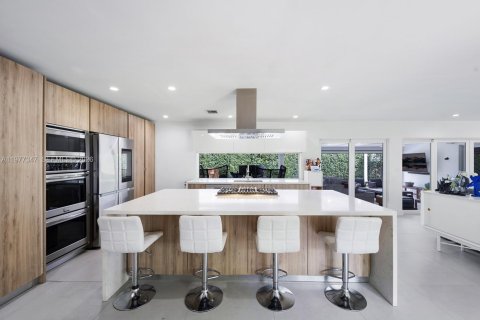 House in Miami, Florida 3 bedrooms, 151.52 sq.m. № 2041693 - photo 9