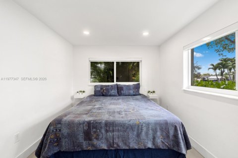 House in Miami, Florida 3 bedrooms, 151.52 sq.m. № 2041693 - photo 19