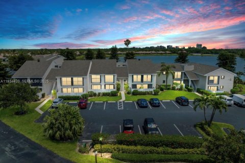 Condo in St. Lucie, Florida, 2 bedrooms  № 2035588 - photo 15