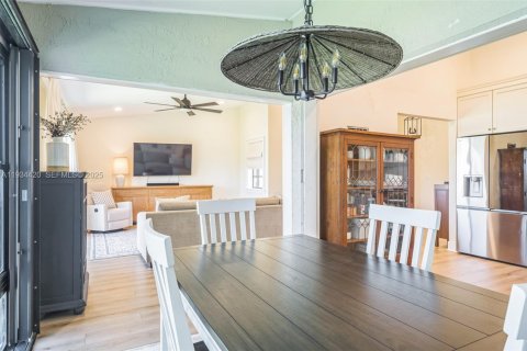 Condo in St. Lucie, Florida, 2 bedrooms  № 2035588 - photo 4