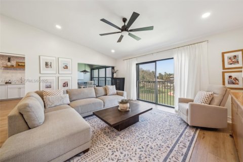 Condo in St. Lucie, Florida, 2 bedrooms  № 2035588 - photo 6