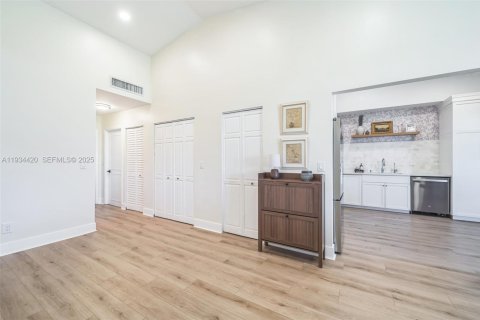 Condo in St. Lucie, Florida, 2 bedrooms  № 2035588 - photo 9