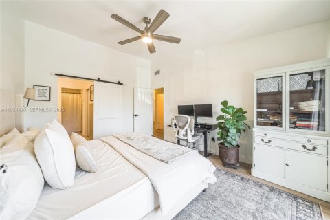 Condo in St. Lucie, Florida, 2 bedrooms  № 2035588 - photo 11