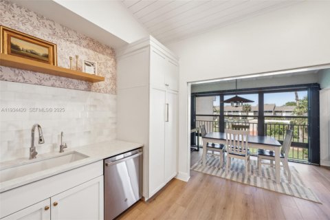 Condo in St. Lucie, Florida, 2 bedrooms  № 2035588 - photo 2