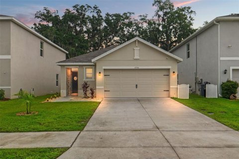 Casa en venta en Brooksville, Florida, 3 dormitorios, 140.28 m2 № 1819340 - foto 1