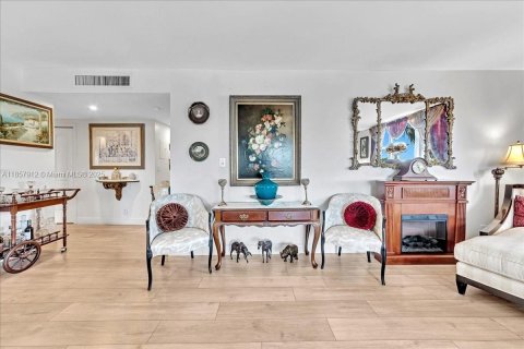 Condo in Hollywood, Florida, 2 bedrooms  № 1892713 - photo 28
