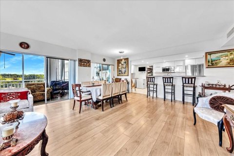 Condo in Hollywood, Florida, 2 bedrooms  № 1892713 - photo 7
