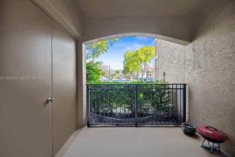 Condominio en venta en Pembroke Pines, Florida, 1 dormitorio, 75.25 m2 № 2009089 - foto 15