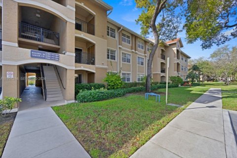 Condominio en venta en Pembroke Pines, Florida, 1 dormitorio, 75.25 m2 № 2009089 - foto 17