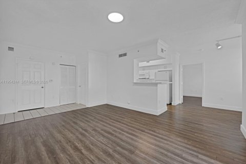 Condominio en venta en Pembroke Pines, Florida, 1 dormitorio, 75.25 m2 № 2009089 - foto 13