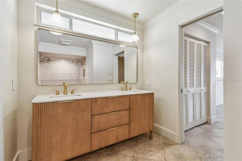 House in Seminole, Florida 4 bedrooms, 192.96 sq.m. № 1761119 - photo 30