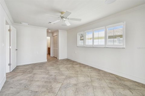 House in Seminole, Florida 4 bedrooms, 192.96 sq.m. № 1761119 - photo 28