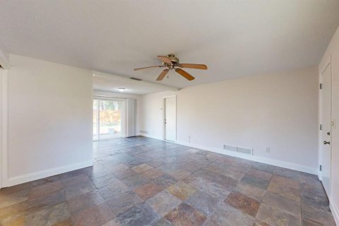 House in Ormond Beach, Florida 3 bedrooms, 89.19 sq.m. № 2101706 - photo 3